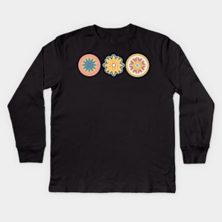 sculptural and artistic motif Kids Long Sleeve T-Shirt